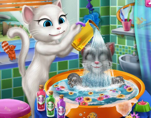 Play Talking Angela Baby Wash game